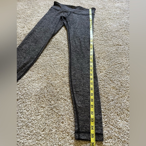 Lululemon Women’s Gray Heather Low Rise Leggings 29” Inseam Fits Size 4/6 - Picture 5 of 7
